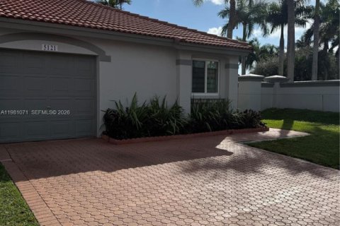 Таунхаус в Дорал, Флорида 2 спальни, 85.75м2 № 2045149