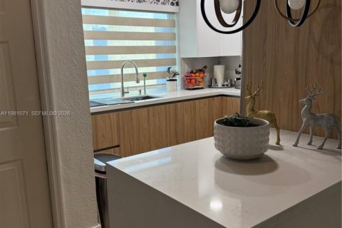 Купить таунхаус в Дорал, Флорида 2 спальни, 85.75м2, № 2045149 - фото 7