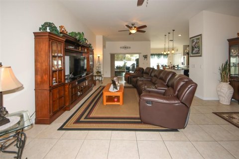 House in Spring Hill, Florida 4 bedrooms, 193.42 sq.m. № 2110768 - photo 5