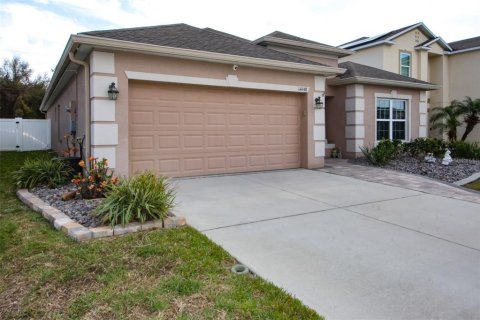 House in Spring Hill, Florida 4 bedrooms, 193.42 sq.m. № 2110768 - photo 2