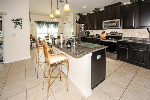 House in Spring Hill, Florida 4 bedrooms, 193.42 sq.m. № 2110768 - photo 8