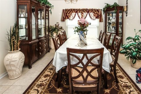 House in Spring Hill, Florida 4 bedrooms, 193.42 sq.m. № 2110768 - photo 16