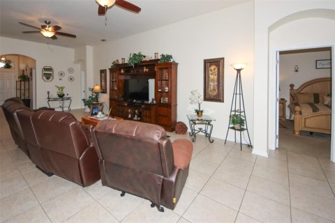 House in Spring Hill, Florida 4 bedrooms, 193.42 sq.m. № 2110768 - photo 6