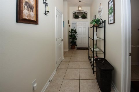 House in Spring Hill, Florida 4 bedrooms, 193.42 sq.m. № 2110768 - photo 3