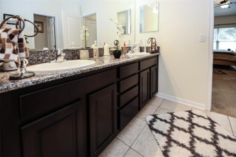 House in Spring Hill, Florida 4 bedrooms, 193.42 sq.m. № 2110768 - photo 23