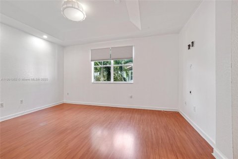 Townhouse in Doral, Florida 3 bedrooms, 157 sq.m. № 1953575 - photo 23