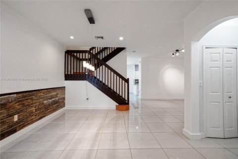 Townhouse in Doral, Florida 3 bedrooms, 157 sq.m. № 1953575 - photo 7