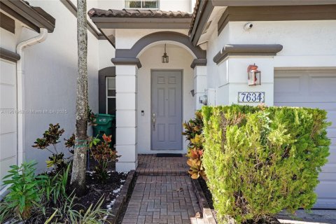 Townhouse in Doral, Florida 3 bedrooms, 157 sq.m. № 1953575 - photo 3