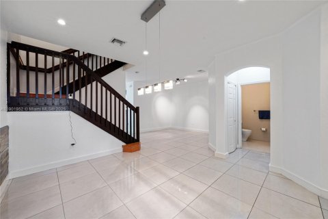 Townhouse in Doral, Florida 3 bedrooms, 157 sq.m. № 1953575 - photo 4