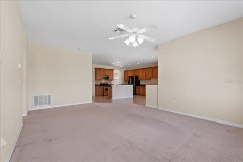 House in Davenport, Florida 5 bedrooms, 291.71 sq.m. № 1917840 - photo 18