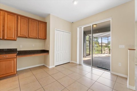 House in Davenport, Florida 5 bedrooms, 291.71 sq.m. № 1917840 - photo 17