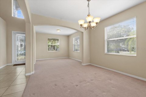 House in Davenport, Florida 5 bedrooms, 291.71 sq.m. № 1917840 - photo 11