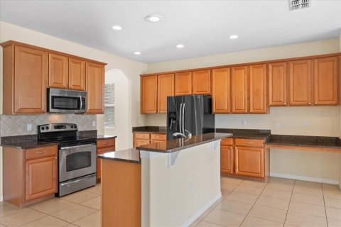 House in Davenport, Florida 5 bedrooms, 291.71 sq.m. № 1917840 - photo 15