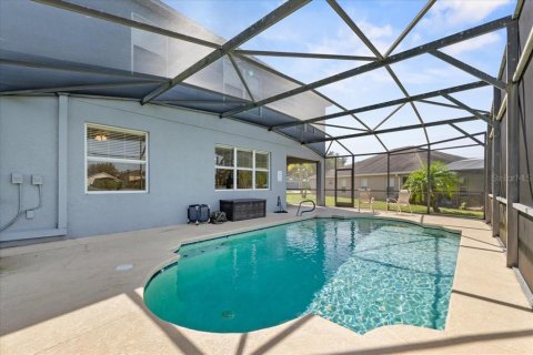 House in Davenport, Florida 5 bedrooms, 291.71 sq.m. № 1917840 - photo 6