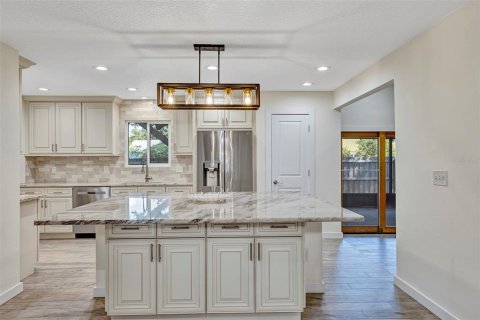 House in Apopka, Florida 4 bedrooms, 181.25 sq.m. № 1910929 - photo 9