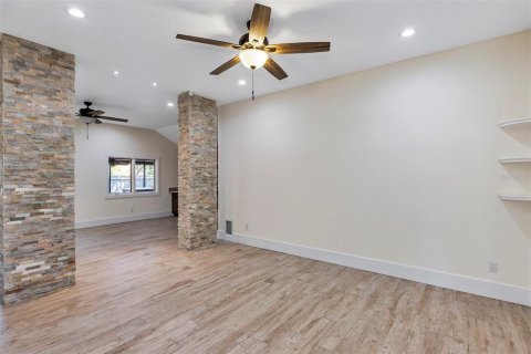 House in Apopka, Florida 4 bedrooms, 181.25 sq.m. № 1910929 - photo 26