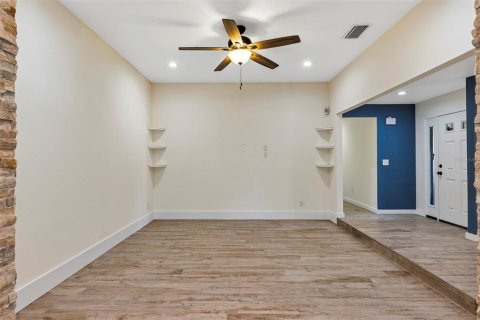 House in Apopka, Florida 4 bedrooms, 181.25 sq.m. № 1910929 - photo 29
