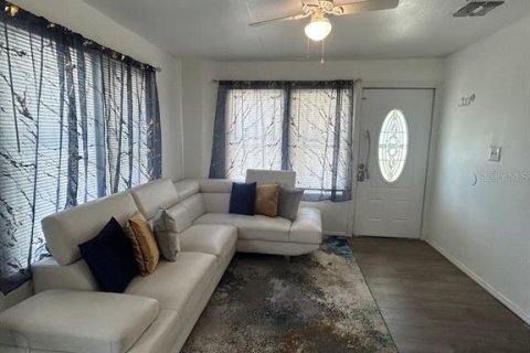 House in Eaton Park, Florida 4 bedrooms, 90.02 sq.m. № 1916857 - photo 6