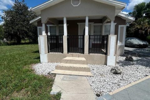 House in Eaton Park, Florida 4 bedrooms, 90.02 sq.m. № 1916857 - photo 1