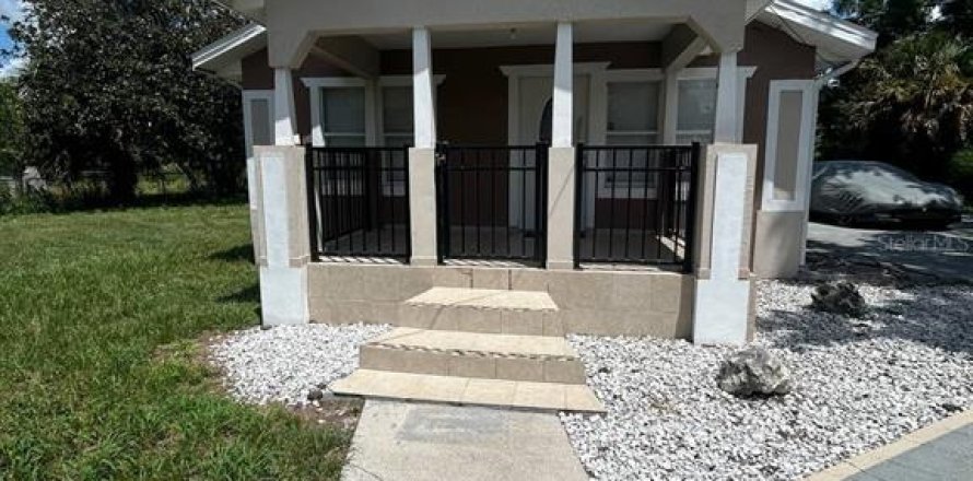 Villa ou maison à Eaton Park, Floride 4 chambres, 90.02 m2 № 1916857