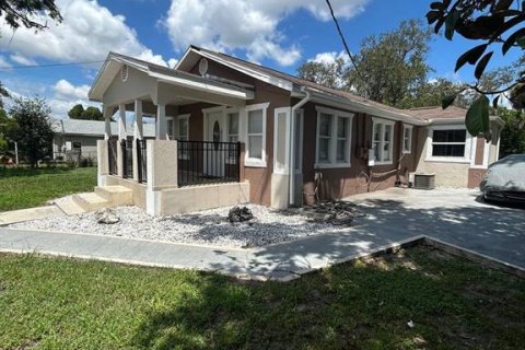 House in Eaton Park, Florida 4 bedrooms, 90.02 sq.m. № 1916857 - photo 18