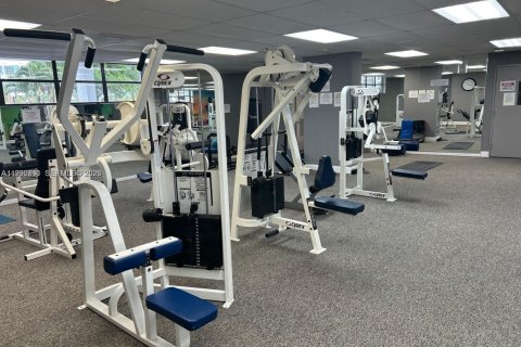 Купить кондоминиум в Халландейл-Бич, Флорида 2 спальни, 99.87м2, № 2055310 - фото 28