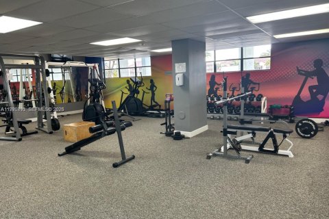 Купить кондоминиум в Халландейл-Бич, Флорида 2 спальни, 99.87м2, № 2055310 - фото 30