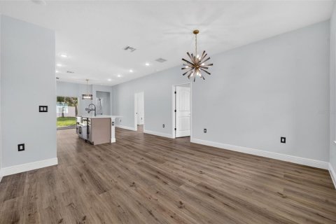 Casa en venta en Poinciana, Florida, 4 dormitorios, 158.86 m2 № 2277392 - foto 4