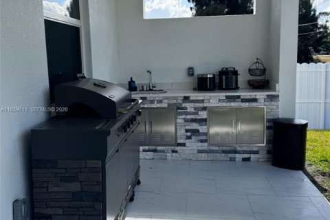 Casa en venta en Lehigh Acres, Florida, 3 dormitorios № 2053726 - foto 11