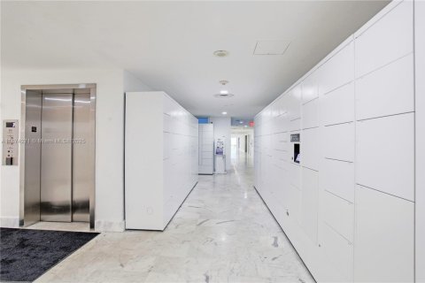 Condominio en alquiler en Miami Beach, Florida, 57.51 m2 № 1920614 - foto 19