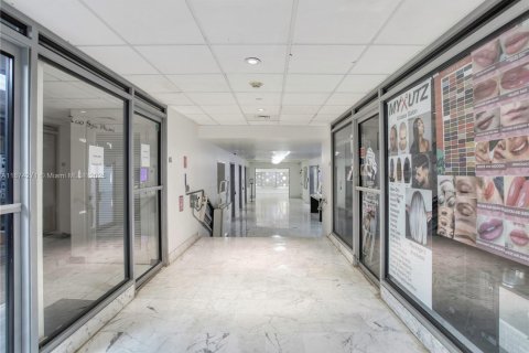 Condominio en alquiler en Miami Beach, Florida, 57.51 m2 № 1920614 - foto 18