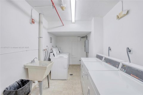 Condominio en alquiler en Miami Beach, Florida, 57.51 m2 № 1920614 - foto 20