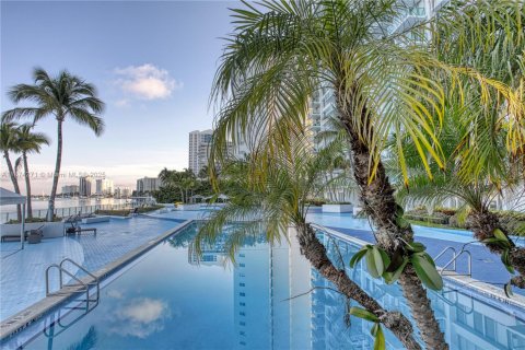 Condominio en alquiler en Miami Beach, Florida, 57.51 m2 № 1920614 - foto 11