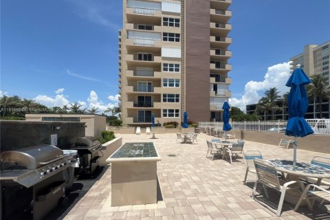 Купить кондоминиум в Лодердейл-бай-те-Си, Флорида 1 спальня, 78.04м2, № 1936691 - фото 24