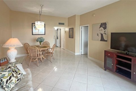 Купить кондоминиум в Лодердейл-бай-те-Си, Флорида 1 спальня, 78.04м2, № 1936691 - фото 4