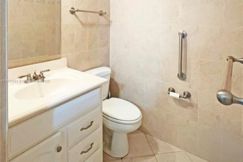 Купить кондоминиум в Лодердейл-бай-те-Си, Флорида 1 спальня, 78.04м2, № 1936691 - фото 8