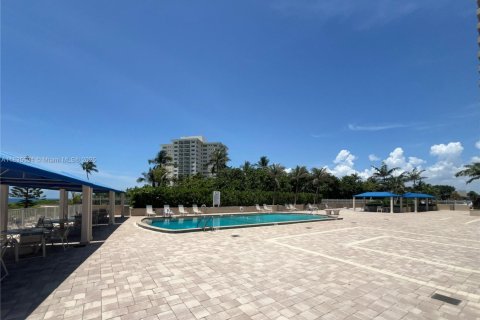 Купить кондоминиум в Лодердейл-бай-те-Си, Флорида 1 спальня, 78.04м2, № 1936691 - фото 29