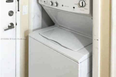 Купить кондоминиум в Лодердейл-бай-те-Си, Флорида 1 спальня, 78.04м2, № 1936691 - фото 14