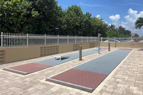 Купить кондоминиум в Лодердейл-бай-те-Си, Флорида 1 спальня, 78.04м2, № 1936691 - фото 25