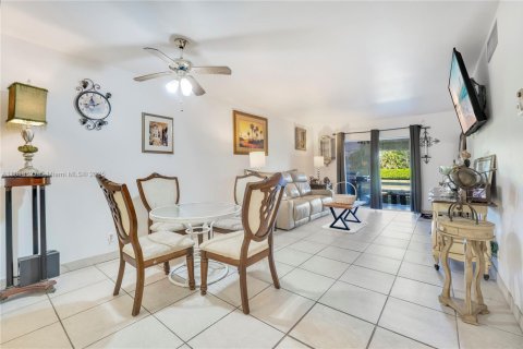 Condo in Coral Springs, Florida, 2 bedrooms № 1974821 - photo 5