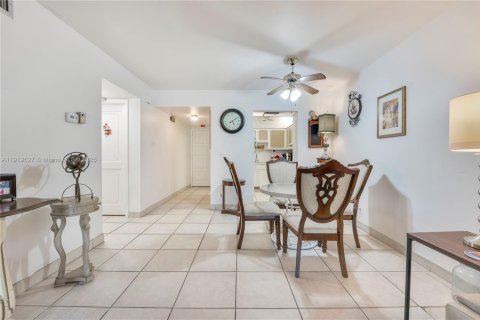 Condo in Coral Springs, Florida, 2 bedrooms № 1974821 - photo 4