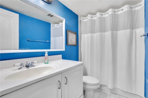 Condo in Coral Springs, Florida, 2 bedrooms № 1974821 - photo 11