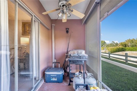 Condo in Coral Springs, Florida, 2 bedrooms № 1974821 - photo 12
