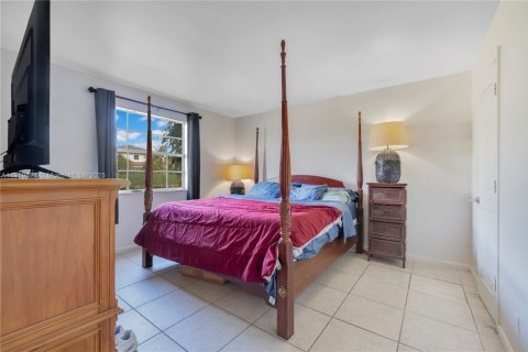 Condo in Coral Springs, Florida, 2 bedrooms № 1974821 - photo 8