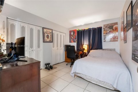 Condo in Coral Springs, Florida, 2 bedrooms № 1974821 - photo 10