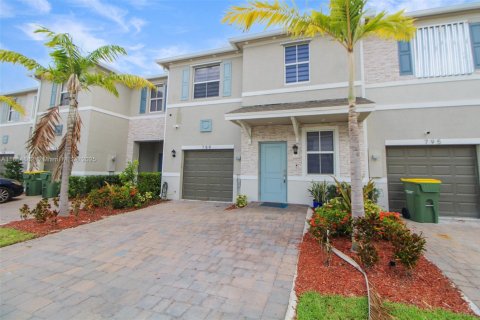 Casa en Homestead, Florida 4 dormitorios, 169.64 m2 № 2054469