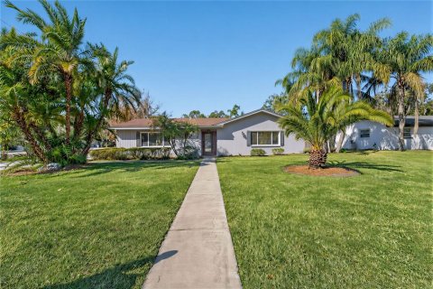 House in Lakeland, Florida 4 bedrooms, 236.25 sq.m. № 2209764