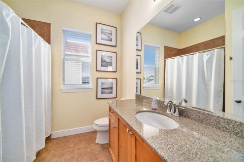 Villa ou maison à vendre à Tampa, Floride: 4 chambres, 336.96 m2 № 2201392 - photo 15