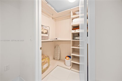 Снять в аренду кондоминиум в Санни-Айлс-Бич, Флорида 2 спальни, 141.58м2, № 1989781 - фото 5