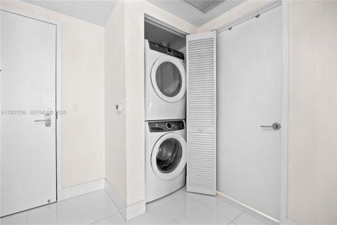 Снять в аренду кондоминиум в Санни-Айлс-Бич, Флорида 2 спальни, 141.58м2, № 1989781 - фото 7